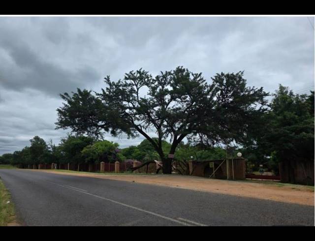 FARM FOR SALE IN DE WILDT